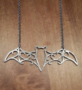 N33 PENDANT Metal - Bat   
